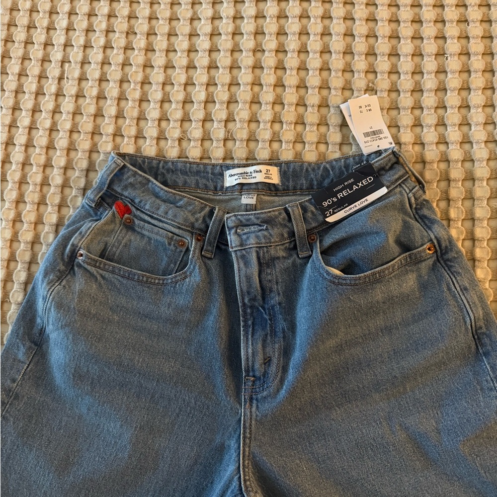 NWT Abercrombie & Fitch Curve Love High Rise Jeans